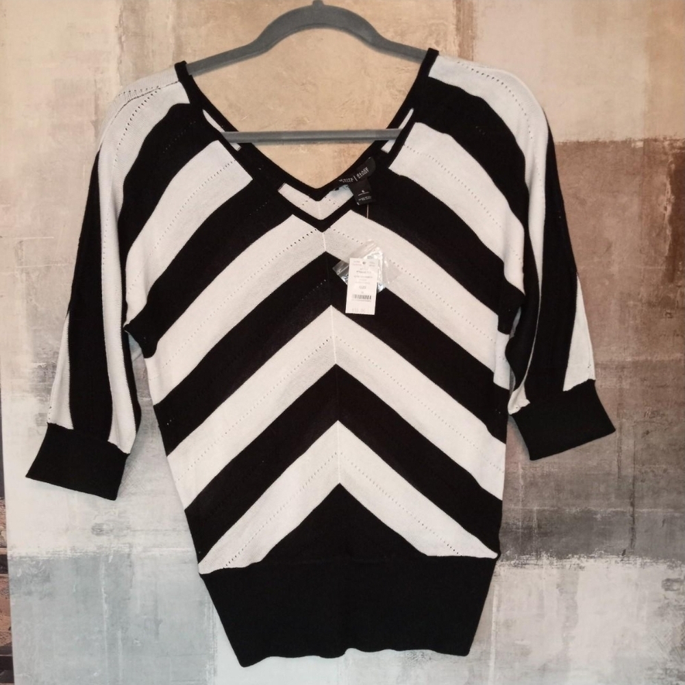 White House Blavk Market Black and White Chevron Sweater